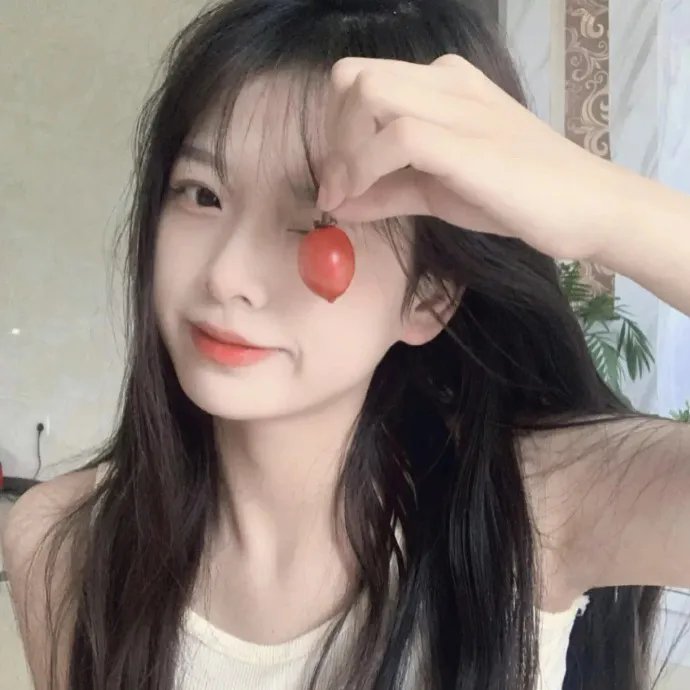 拥抱太阳的月亮